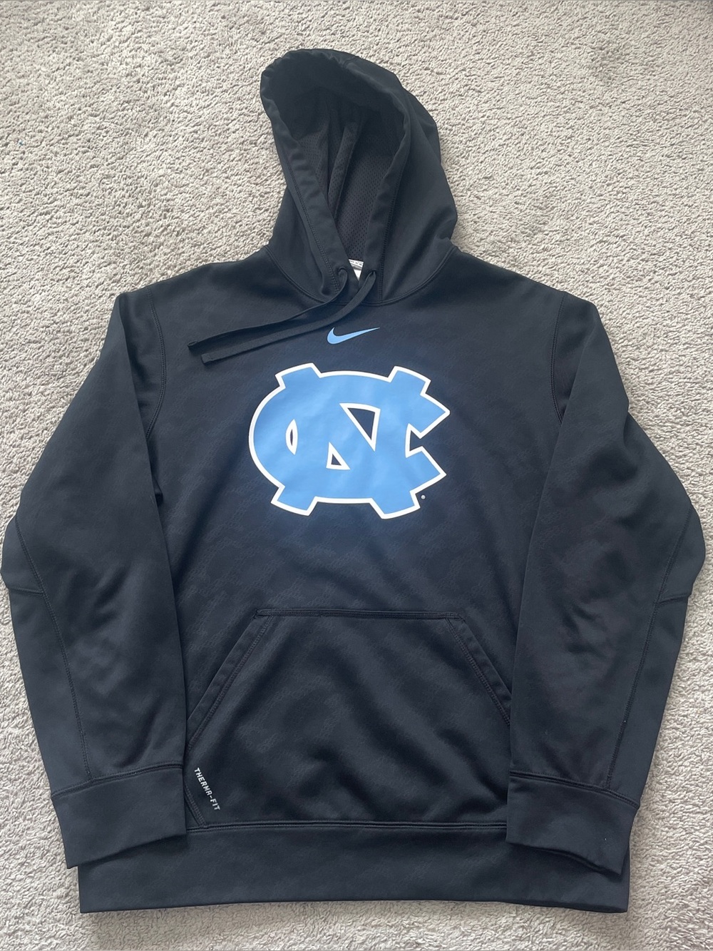 Nike North Carolina Tar Heels Men’s Black Hoodie with Carolina Blue Logo Large